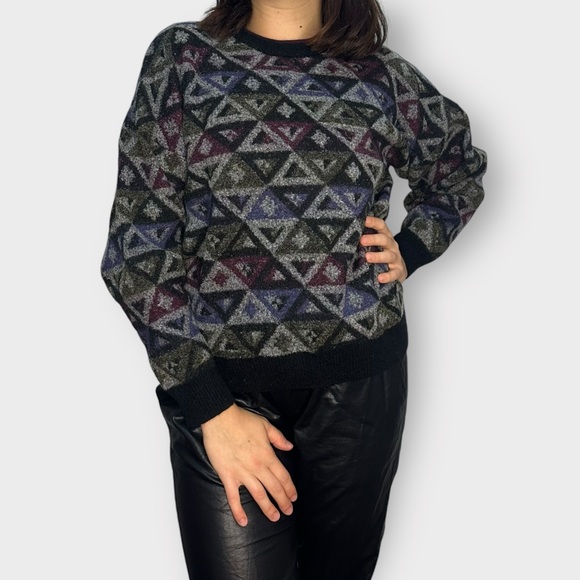 Vintage 1990s Tundra Canada “coogi style” Pullover Sweater - Picture 2 of 7